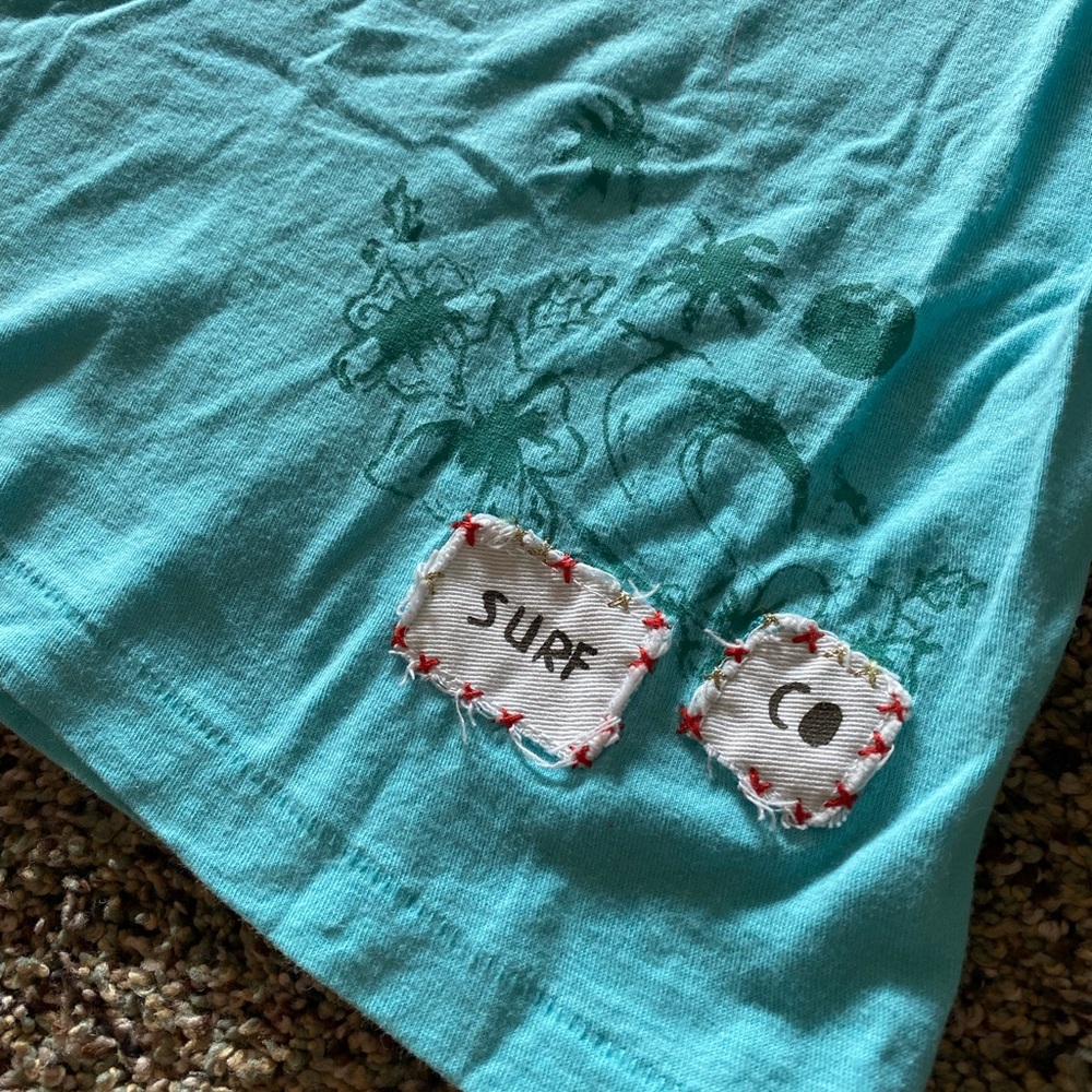 Vintage Y2K Hollister Graphic T-Shirt - Picture 3 of 4